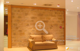 MSD-Steinpaneel PICADA von StoneslikeStones in der Ausstellung eines Möbelhauses - 00216